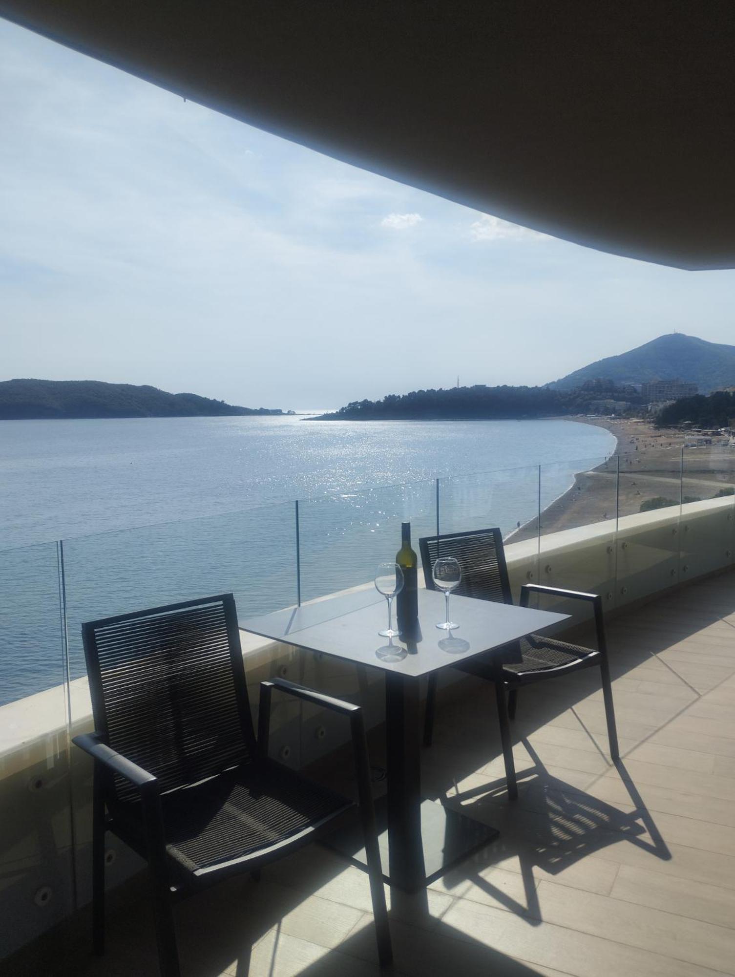 Beachfront Luxury Apartment Budva Oda fotoğraf